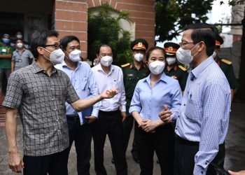 Chuyện ‘xé rào’ đưa thuốc điều trị đến F0 của Bí thư quận 6