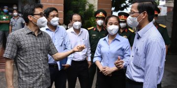 Chuyện ‘xé rào’ đưa thuốc điều trị đến F0 của Bí thư quận 6