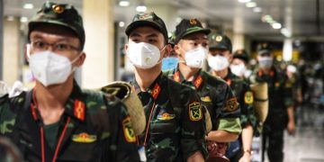 Thêm 4.000 lính quân y đến TP.HCM