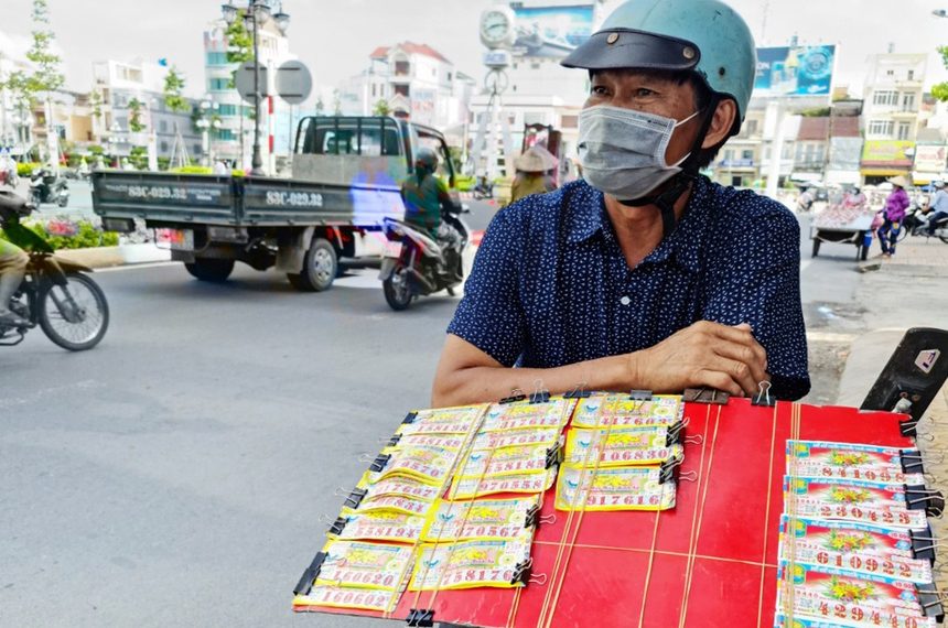 Vé số miền Tây ế ẩm