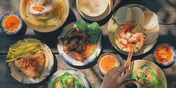 Chủ tịch TP.HCM: Đánh giá lại việc ăn uống tại chỗ