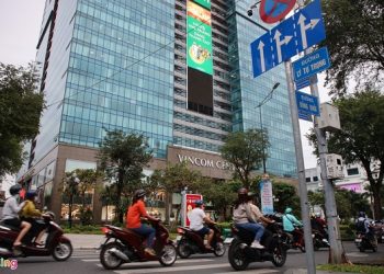 Nhiều mặt bằng đường Lý Tự Trọng, Lê Thánh Tôn đóng cửa, sang nhượng