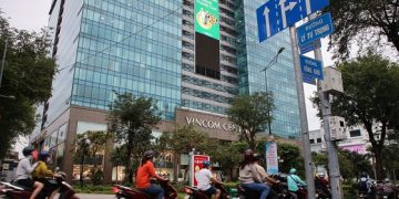 Nhiều mặt bằng đường Lý Tự Trọng, Lê Thánh Tôn đóng cửa, sang nhượng