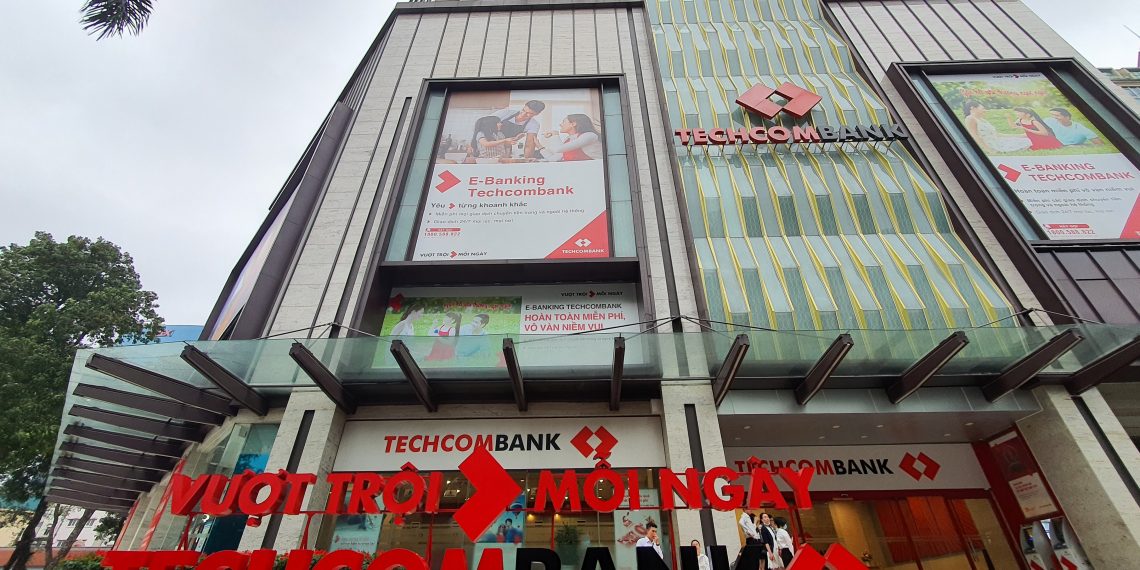 NĂM 2021: THU NHẬP HOẠT ĐỘNG TECHCOMBANK TĂNG 35,4%, TỶ LỆ CASA DẪN ĐẦU NGÀNH ĐẠT MỨC 50,5%