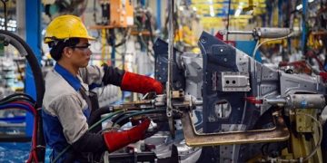 Chính phủ tung hàng loạt gói hỗ trợ để phục hồi, phát triển kinh tế