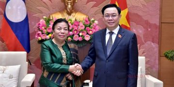 Chủ tịch Quốc hội Vương Đình Huệ tiếp Phó Chủ tịch Quốc hội Lào