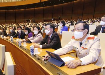 Hoàn thiện cơ chế kiểm soát quyền lực để phòng, chống “lợi ích nhóm” trong hoạt động xây dựng chính sách, pháp luật.