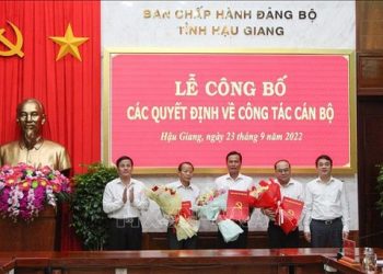 Tỉnh ủy Hậu Giang công bố quyết định điều động, bổ nhiệm cán bộ