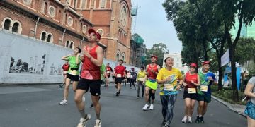 Hơn 12.000 người chạy giải marathon quảng bá du lịch TP.HCM
