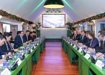 Thủ tướng: Việt Nam muốn trở thành trung tâm logistics, trung chuyển hàng hóa quốc tế