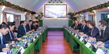 Thủ tướng: Việt Nam muốn trở thành trung tâm logistics, trung chuyển hàng hóa quốc tế