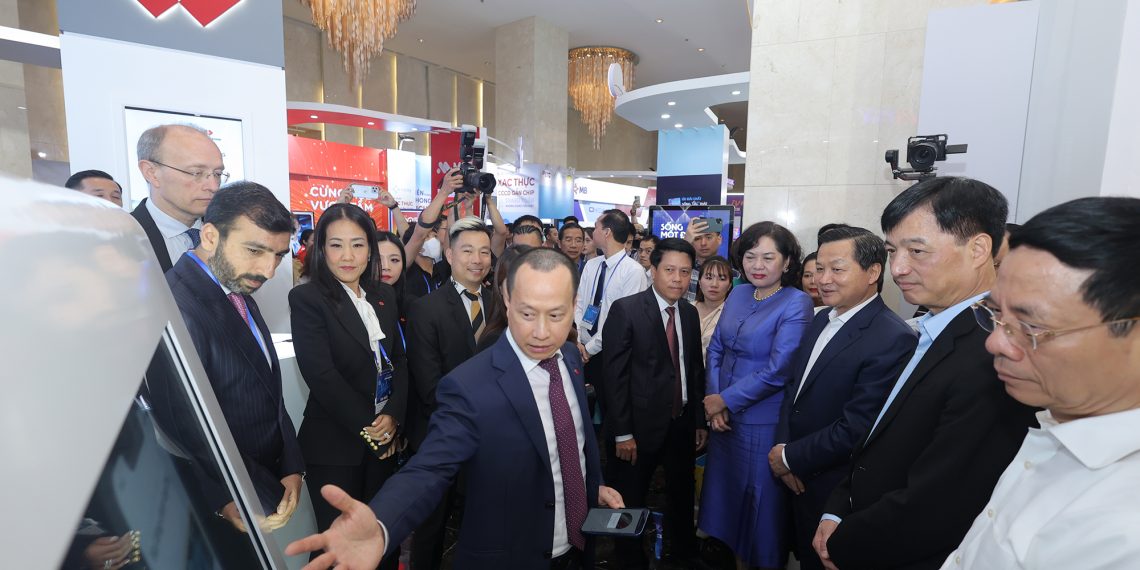 NGÀY “CHUYỂN ĐỔI SỐ NGÀNH NGÂN HÀNG 2023”: TECHCOMBANK MANG ĐẾN TRẢI NGHIỆM KHÁCH HÀNG KHÁC BIỆT TỪ BIG DATA