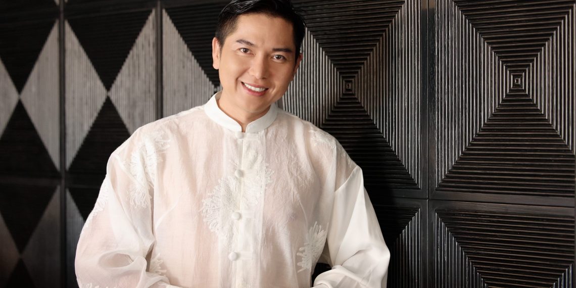 ÁO DÀI NAM BIẾN HÓA ĐA PHONG CÁCH TRONG ĐỜI SỐNG