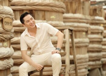 BTV TUẤN DUY KHÁM PHÁ NHÀ THÙNG Ủ NƯỚC MẮM TẠI PHÚ QUỐC