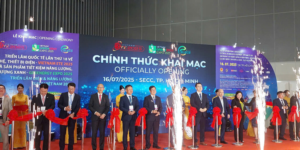 TP Hồ Chí Minh: Hơn 500 doanh nghiệp tham gia Triển lãm quốc tế về điện và năng lượng 2025