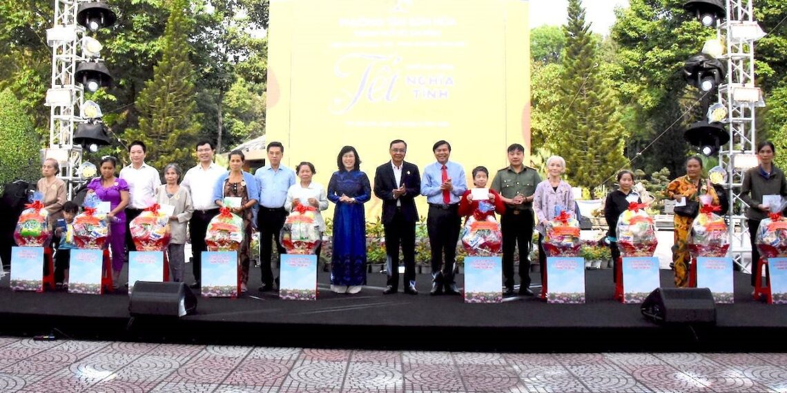 Ấm áp chương trình “Tết nghĩa tình – Phường hạnh phúc”