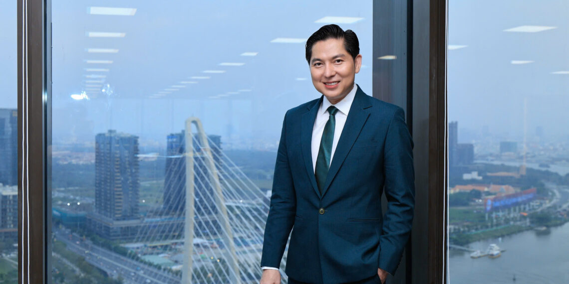 BTV TUẦN DUY – lịch lãm tại Saigon Marina IFC – góc nhìn triệu đô bao trọn thành phố