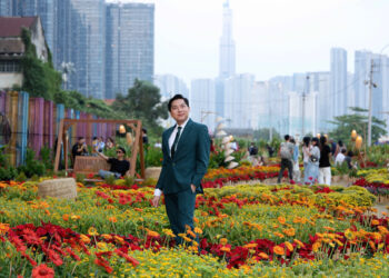 BTV TUẤN DUY – LƯU LẠI KHOẢNH KHẮC ĐẦU XUÂN TẠI VƯỜN HOA TẾT SAIGON MARINA IFC