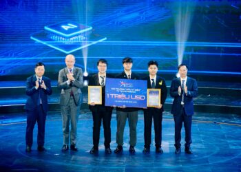 LỘ DIỆN QUÁN QUÂN MÙA 1 “A.I THỰC CHIẾN” – CHỦ NHÂN GIẢI THƯỞNG LÊN ĐẾN 1 TRIỆU USD TỪ TECHCOMBANK