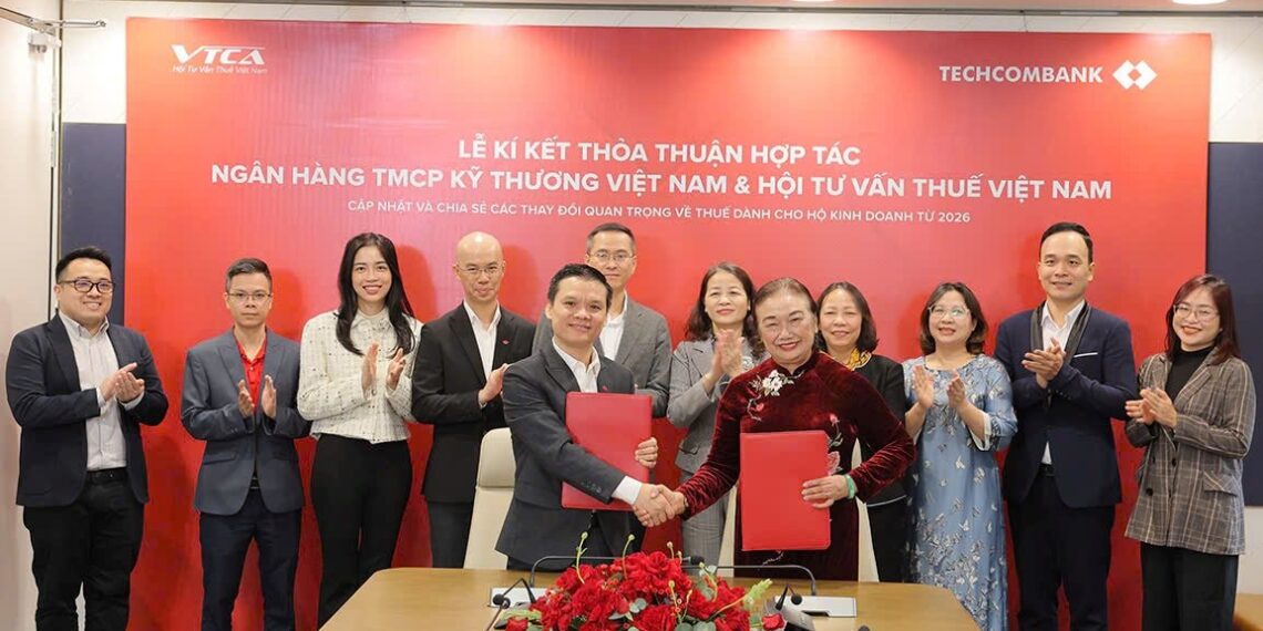 Techcombank hợp tác hội tư vấn thuế Việt Nam, hỗ trợ hộ kinh doanh chuyển đổi