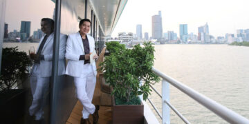 BTV TUẤN DUY TRẢI NGHIỆM DU THUYỀN NGHỈ DƯỠNG QUA ĐÊM TRÊN SÔNG SÀI GÒN